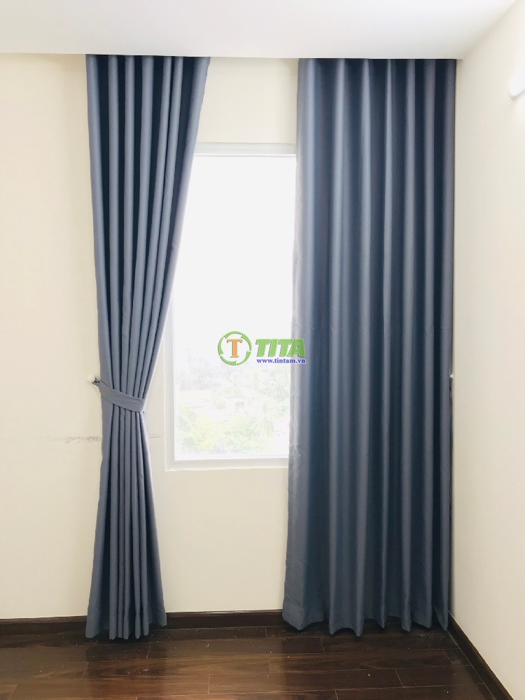 Với sự đơn giản và tinh tế của rèm cửa sổ đơn sắc, không chỉ làm tăng tính thẩm mỹ cho căn phòng của bạn mà còn mang lại cảm giác yên bình. Chúng tôi đảm bảo mang đến cho bạn sản phẩm chất lượng và giá cả phải chăng.