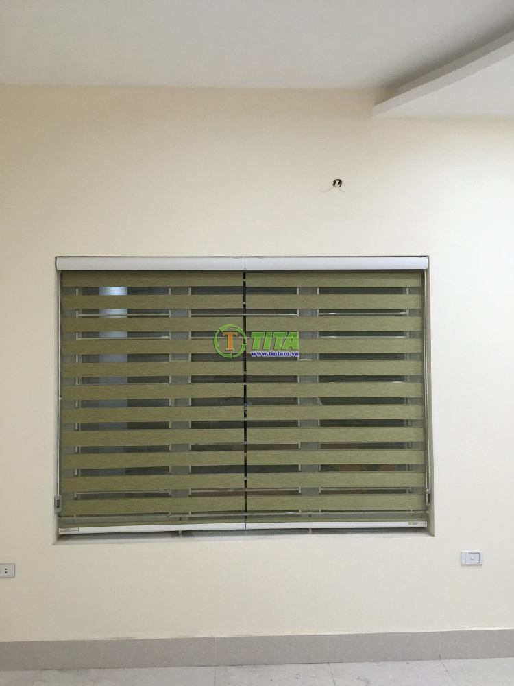 ban  giay dan tuong cai be tieng giang