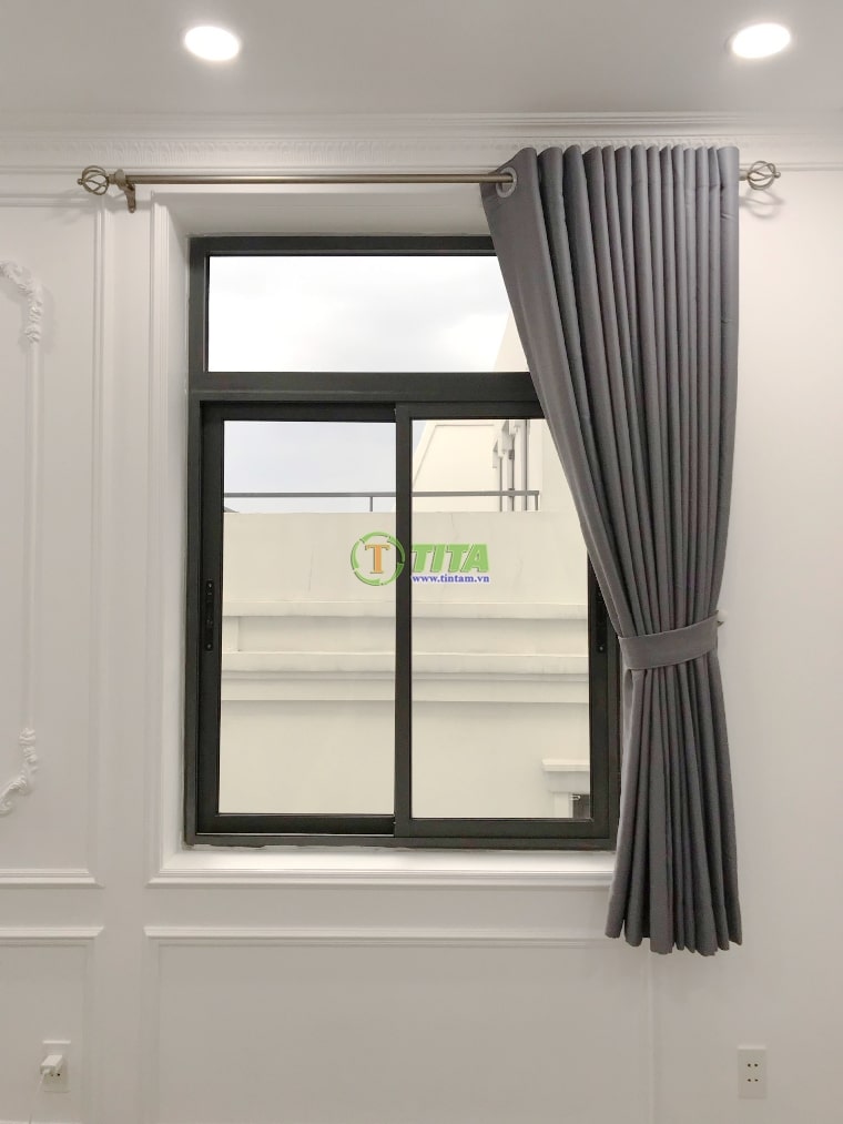 Rèm cửa sổ đơn giản: Muốn tìm một giải pháp đơn giản và tiện lợi cho việc trang trí cửa sổ nhà bạn? Hãy cùng tìm hiểu sự đa dạng và tinh tế của loại rèm cửa sổ đơn giản nhất. Rèm cửa có thể làm tăng tính thẩm mỹ của cửa sổ, bảo vệ tối đa sự riêng tư và hạn chế tác động của ánh sáng và nhiệt độ. Hãy lựa chọn cho không gian sống của mình một chiếc rèm cửa sổ đẹp và phù hợp nhất.
