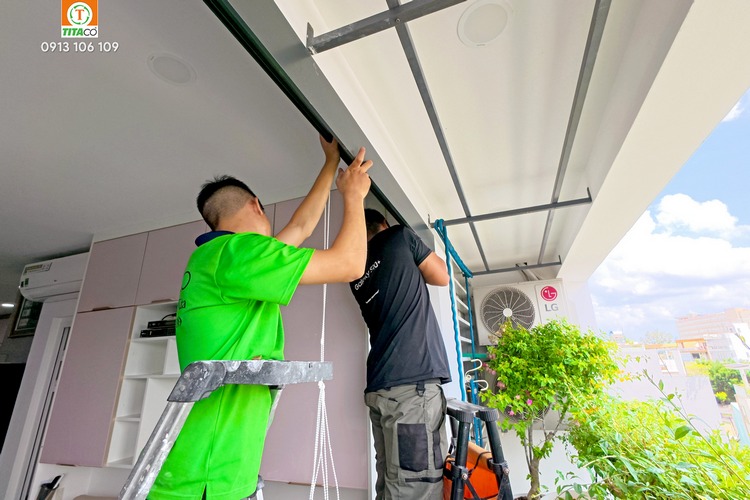 Rèm Cuốn Ngoài Trời Zipper Tự Động - Rèm Chống Gió Bão Tốt Bền Đẹp Rèm Cuốn Ngoài Trời Zipper Tự Động - Rèm Chống Gió Bão Tốt Bền Đẹp