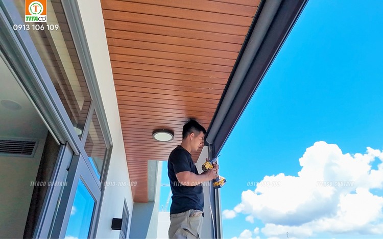 Rèm Cuốn Ngoài Trời Zipper Tự Động - Rèm Chống Gió Bão Tốt Bền Đẹp Rèm Cuốn Ngoài Trời Zipper Tự Động - Rèm Chống Gió Bão Tốt Bền Đẹp