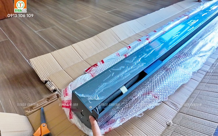 Rèm Cuốn Ngoài Trời Zipper Tự Động - Rèm Chống Gió Bão Tốt Bền Đẹp Rèm Cuốn Ngoài Trời Zipper Tự Động - Rèm Chống Gió Bão Tốt Bền Đẹp