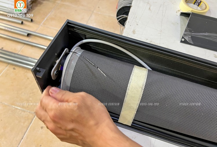 Rèm Cuốn Ngoài Trời Zipper Tự Động - Rèm Chống Gió Bão Tốt Bền Đẹp Rèm Cuốn Ngoài Trời Zipper Tự Động - Rèm Chống Gió Bão Tốt Bền Đẹp