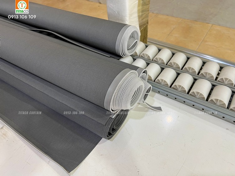 Rèm Cuốn Ngoài Trời Zipper Tự Động - Rèm Chống Gió Bão Tốt Bền Đẹp Rèm Cuốn Ngoài Trời Zipper Tự Động - Rèm Chống Gió Bão Tốt Bền Đẹp